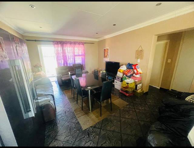 2 BEDROOM APARTMENT FOR SALE IN ALBERTON NORTH